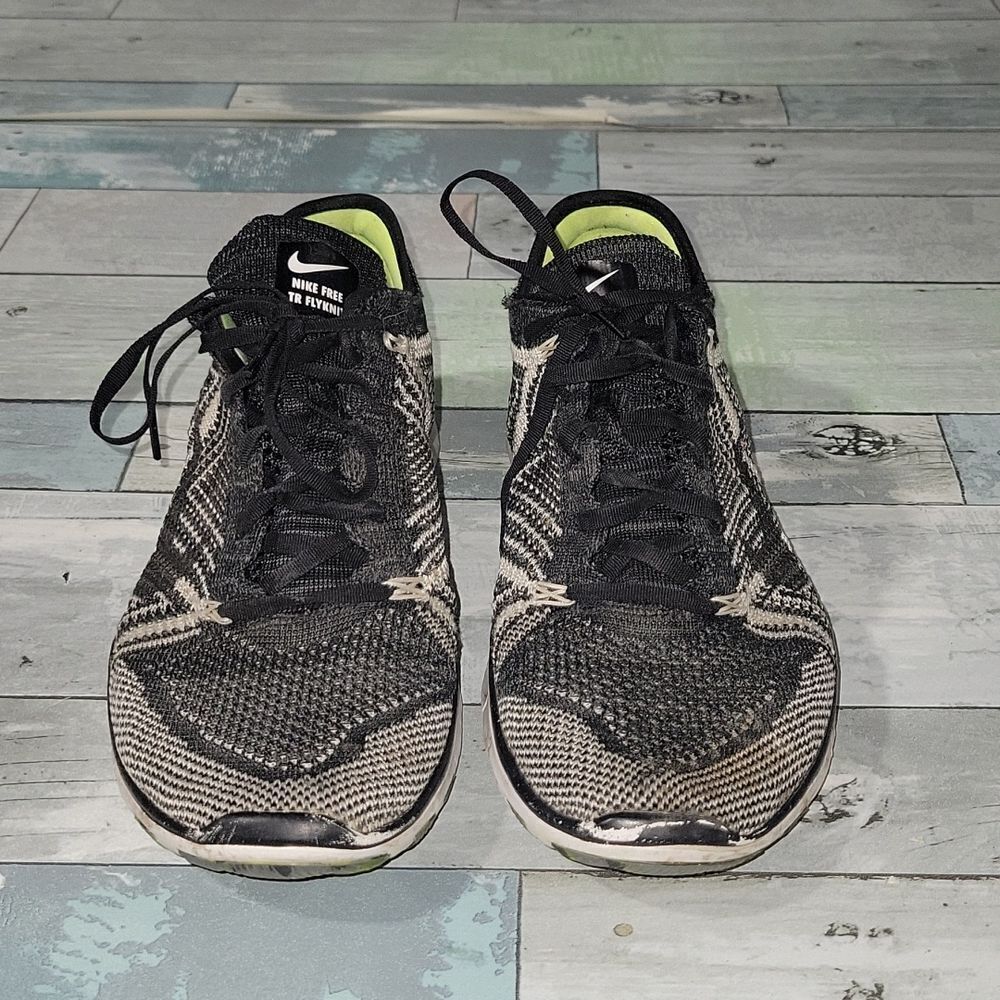 Nike Free Run Tennis Shoes sz 7